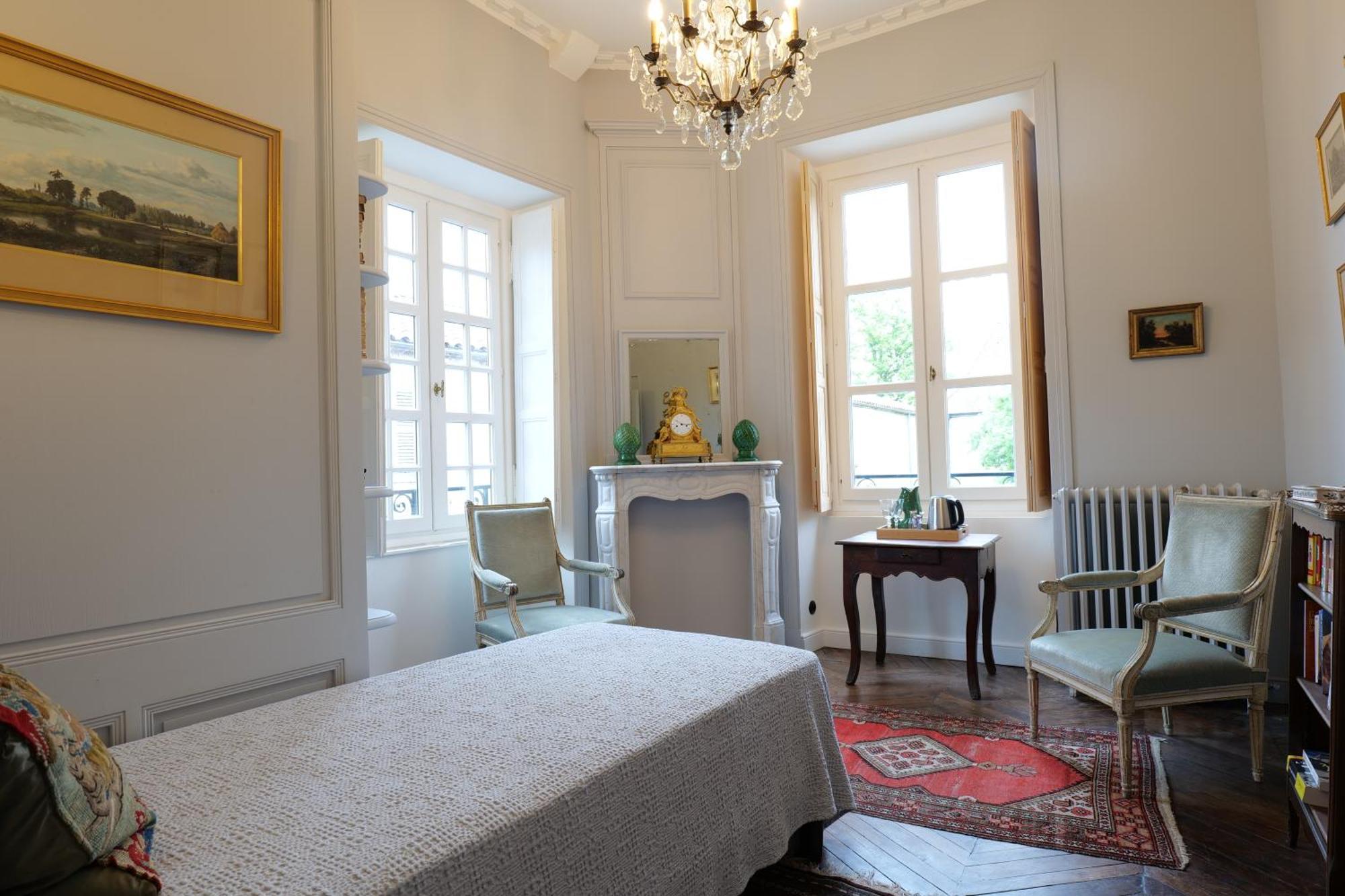Domaine De Chalaniat Bed & Breakfast La Sauvetat  Ngoại thất bức ảnh